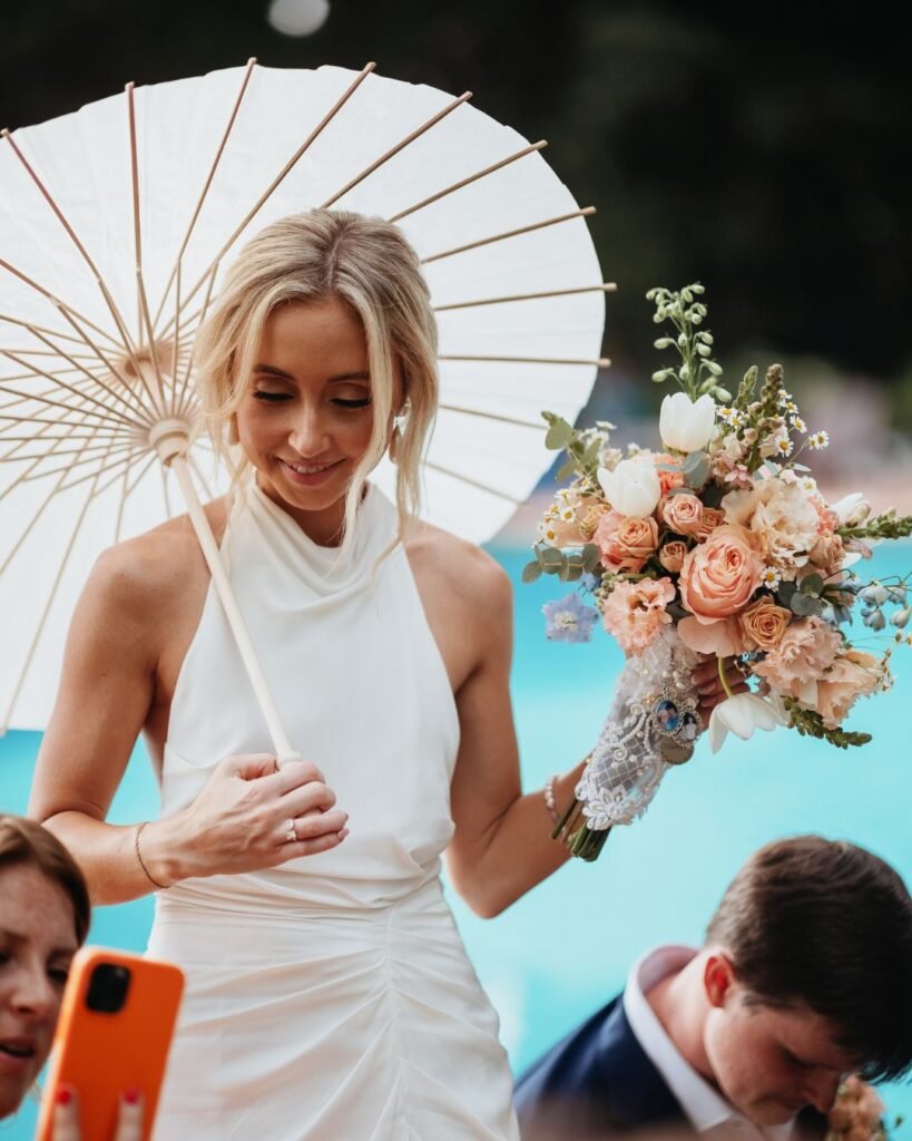 villa-lungomonte-bride-parasol