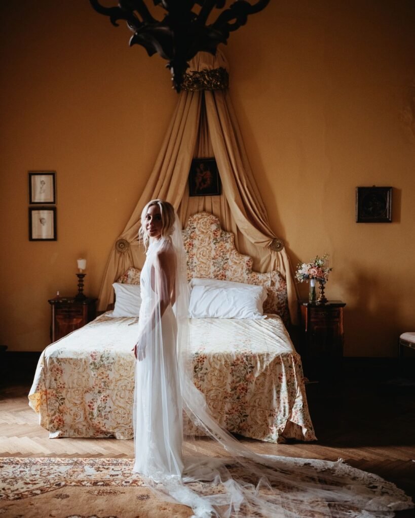 villa-lungomonte-bride-standing