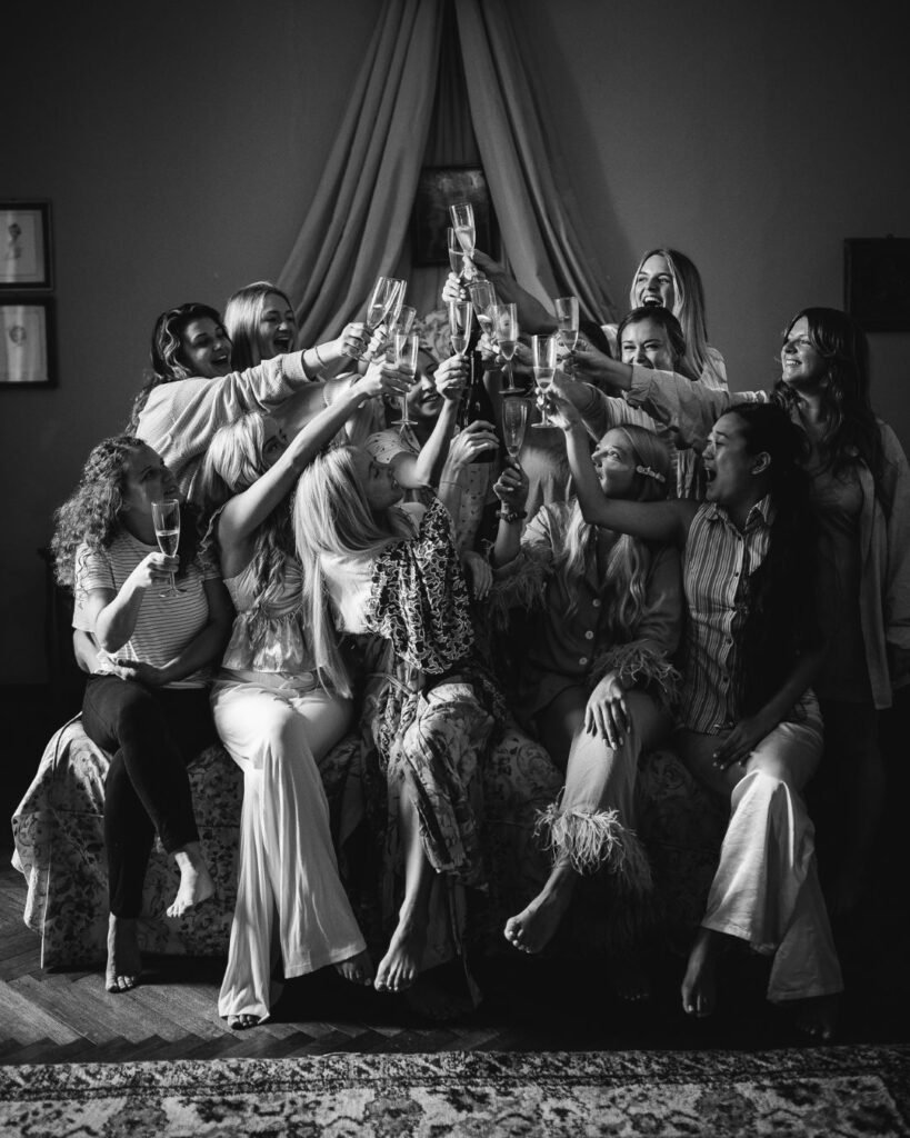 villa-lungomonte-bridesmaids-toast