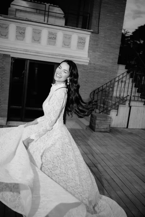 Bride in delicate lace wedding dress at Villa Clara