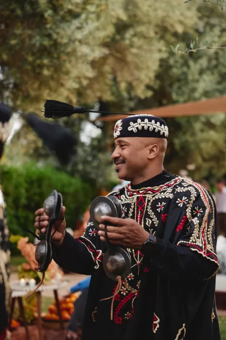 Traditional musicians performing at an Amanjena wedding, adding live music and cultural atmosphere to the celebration.